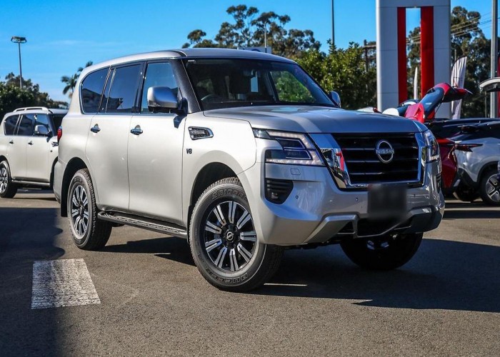 NISSAN 