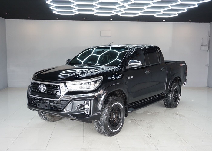TOYOTA Hilux Revo