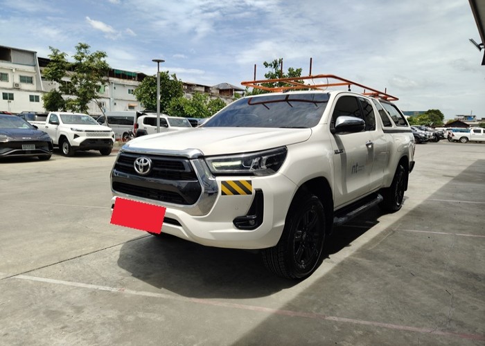 TOYOTA Hilux Revo