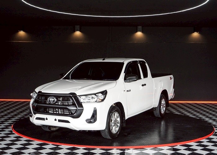 TOYOTA Hilux Revo