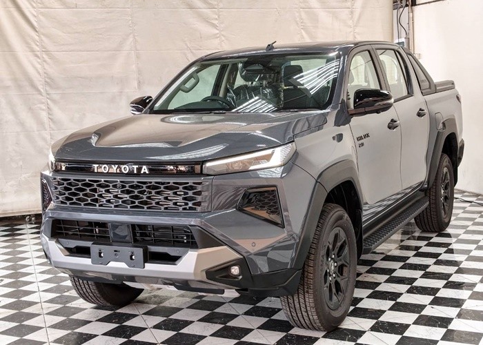 TOYOTA 