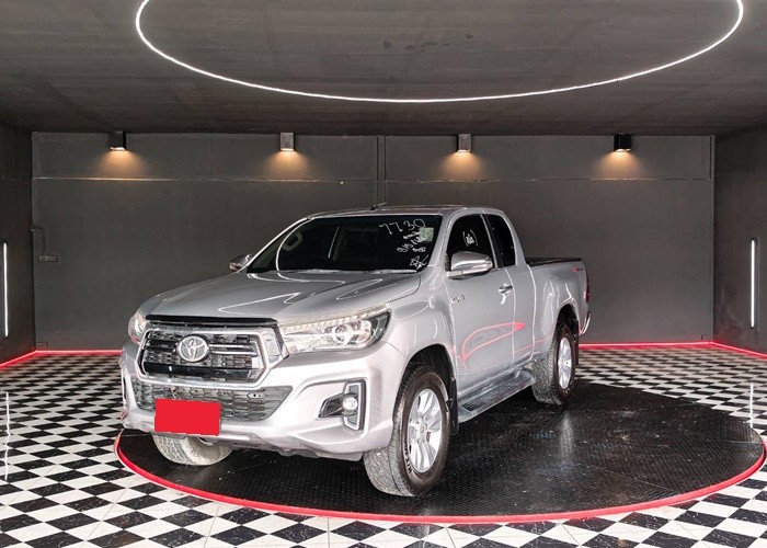 TOYOTA Hilux Revo
