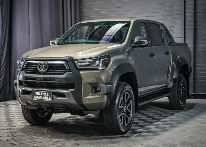 TOYOTA 