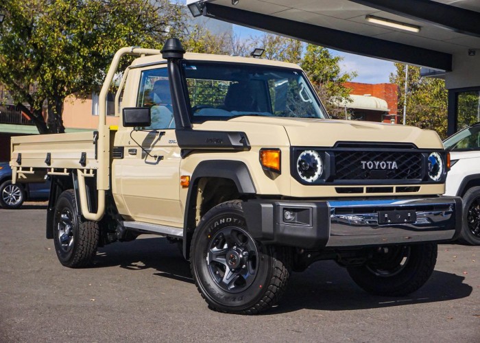 TOYOTA 