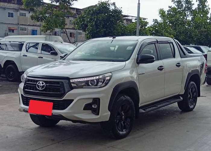 TOYOTA Hilux Rocco