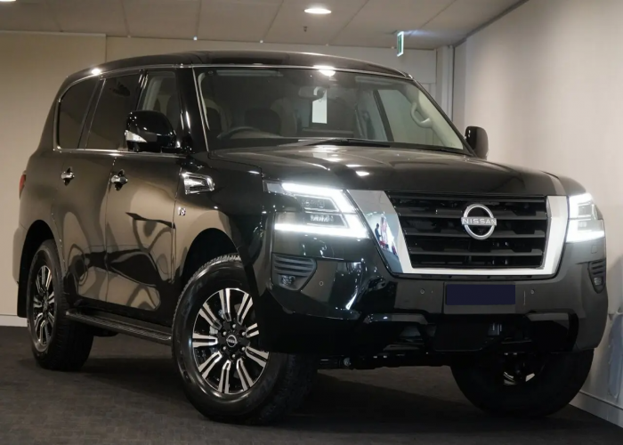 NISSAN 