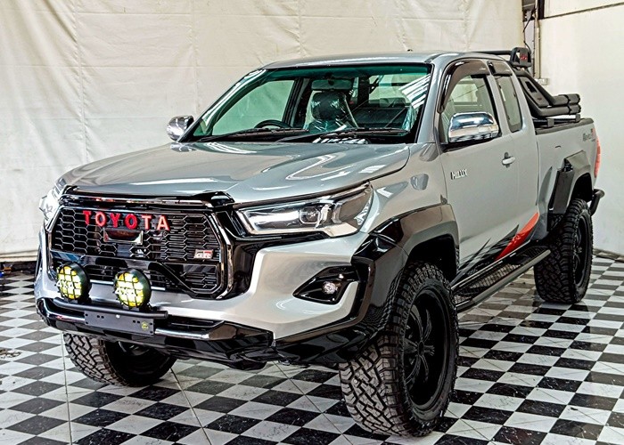 TOYOTA 