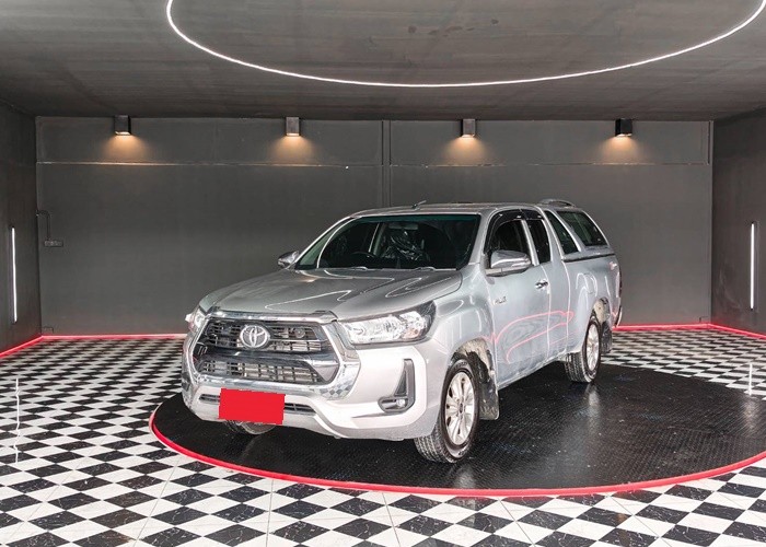 TOYOTA Hilux Revo