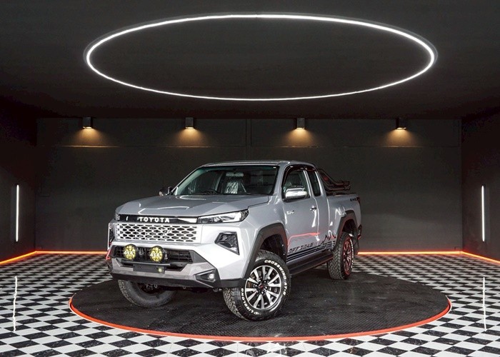 TOYOTA Hilux Revo