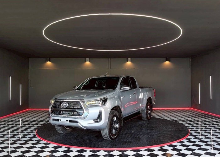 TOYOTA Hilux Revo