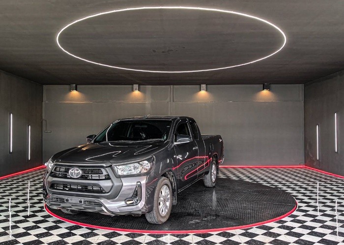 TOYOTA Hilux Revo