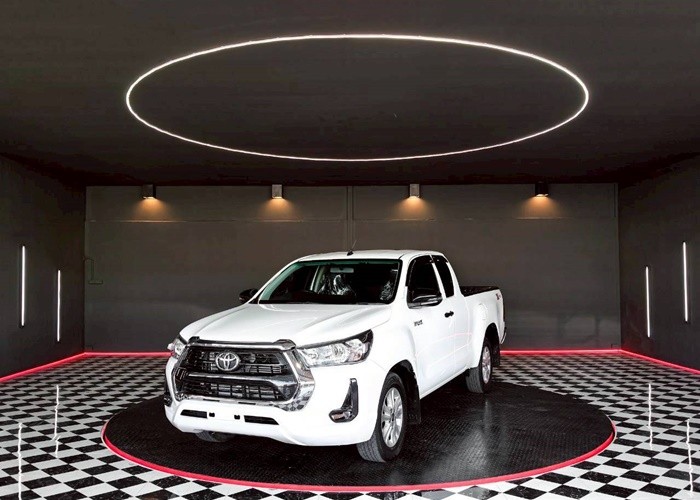 TOYOTA Hilux Revo