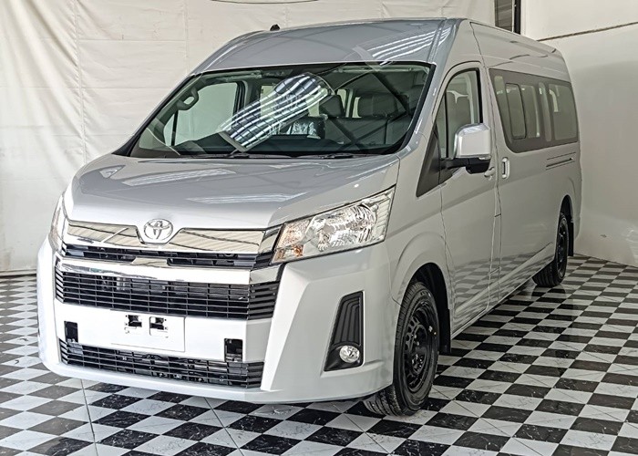 TOYOTA Commuter