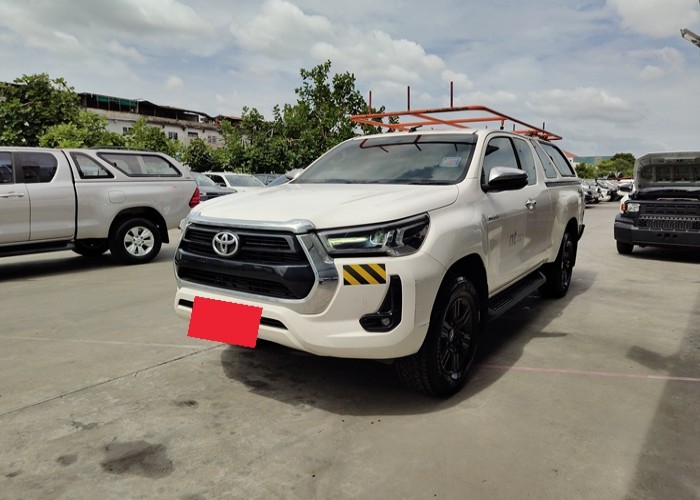 TOYOTA Hilux Revo