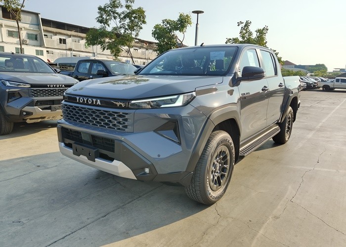 TOYOTA 