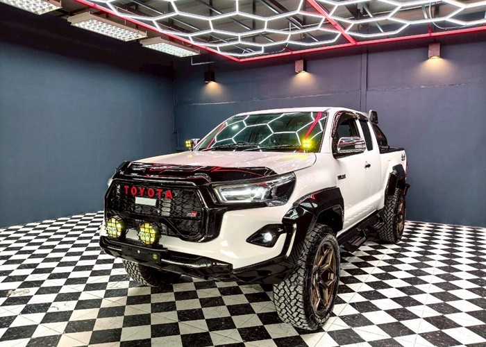 TOYOTA 