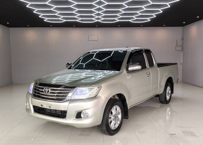 TOYOTA Hilux Revo