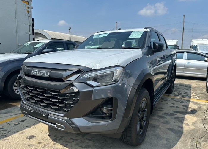 ISUZU 