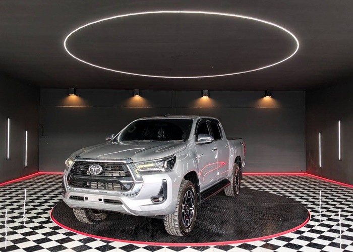 TOYOTA Hilux Revo
