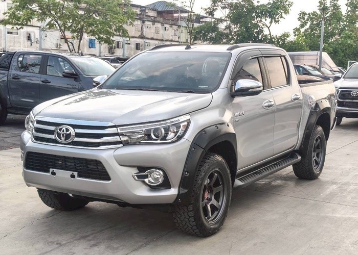 TOYOTA 