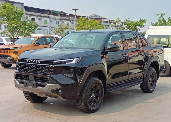 TOYOTA 