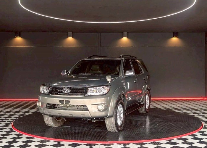 TOYOTA FORTUNER