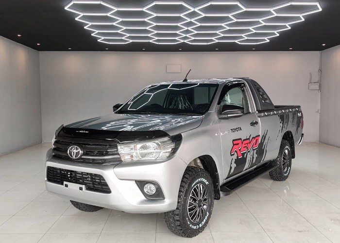 TOYOTA Hilux Revo
