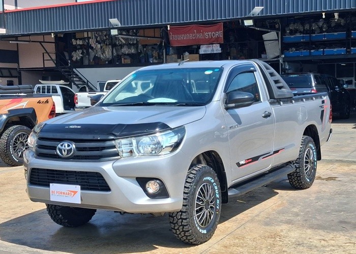 TOYOTA Hilux Revo