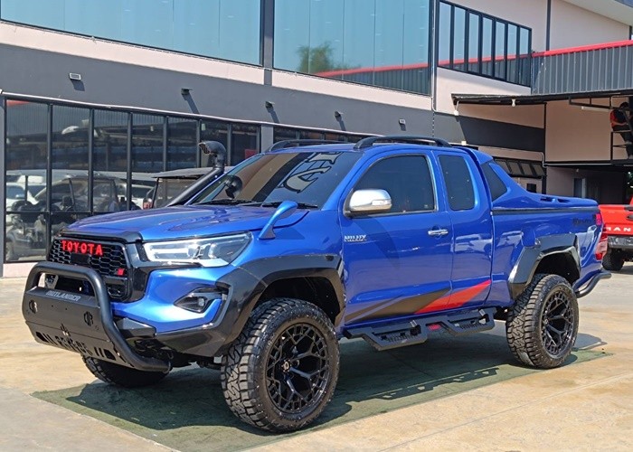 TOYOTA 