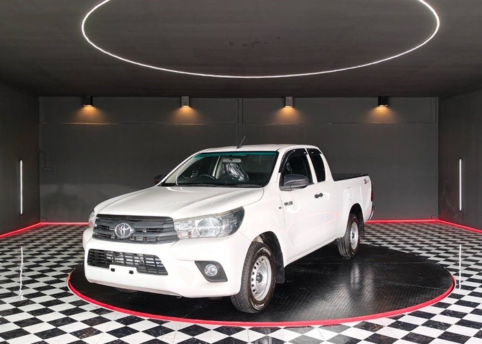 TOYOTA Hilux Revo