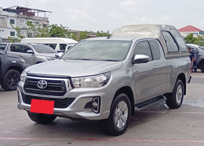 TOYOTA Hilux Revo