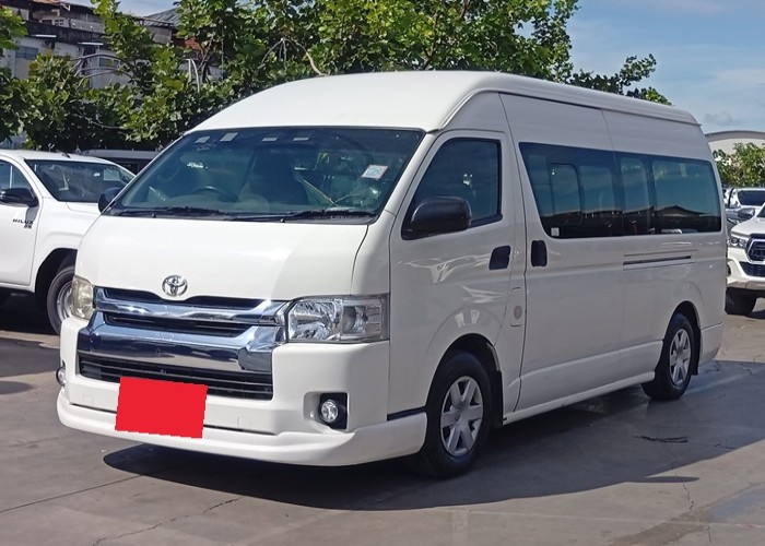 TOYOTA Commuter