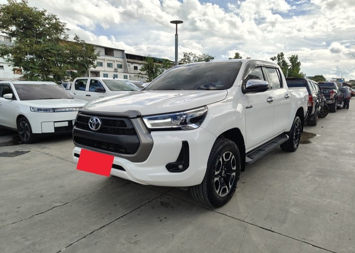TOYOTA Hilux Revo