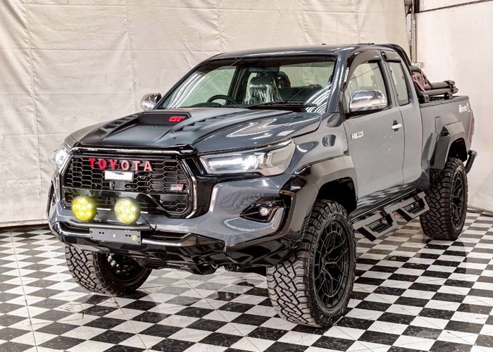 TOYOTA 