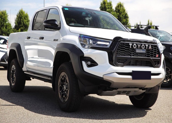 TOYOTA 