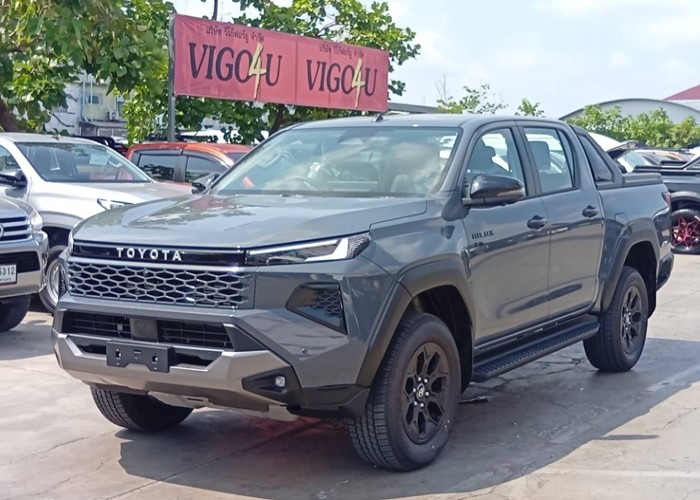 TOYOTA Hilux Travo