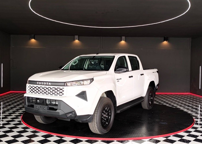 TOYOTA Hilux Travo