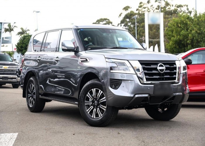NISSAN 