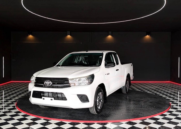 TOYOTA Hilux Revo