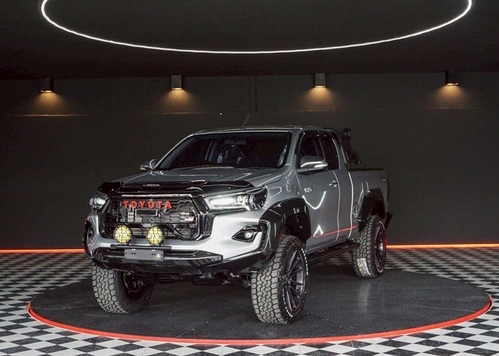 TOYOTA Hilux Revo