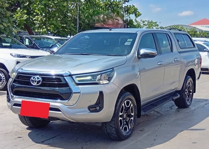 TOYOTA Hilux Revo