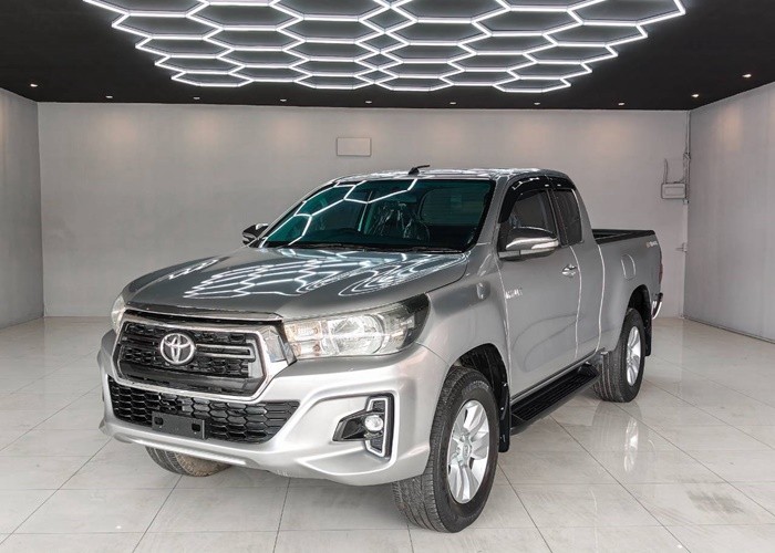 TOYOTA Hilux Revo