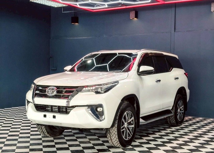 TOYOTA 