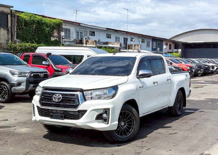 TOYOTA 
