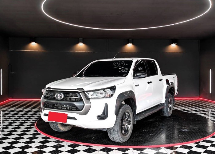 TOYOTA Hilux Revo