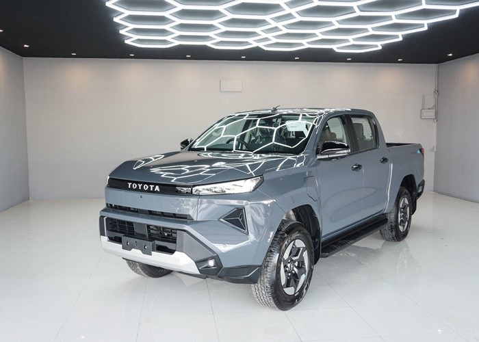 TOYOTA Hilux Travo