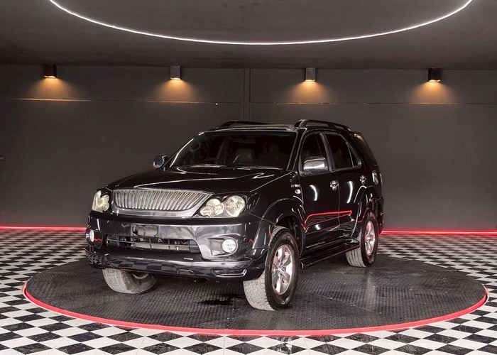 TOYOTA FORTUNER