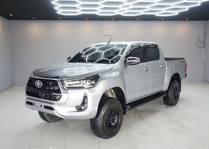 TOYOTA Hilux Revo