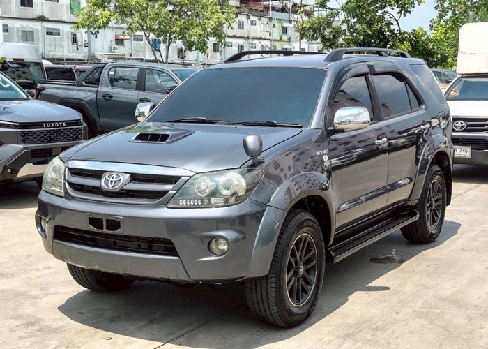 TOYOTA 