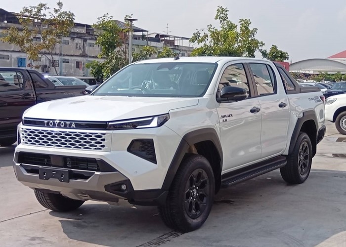 TOYOTA 
